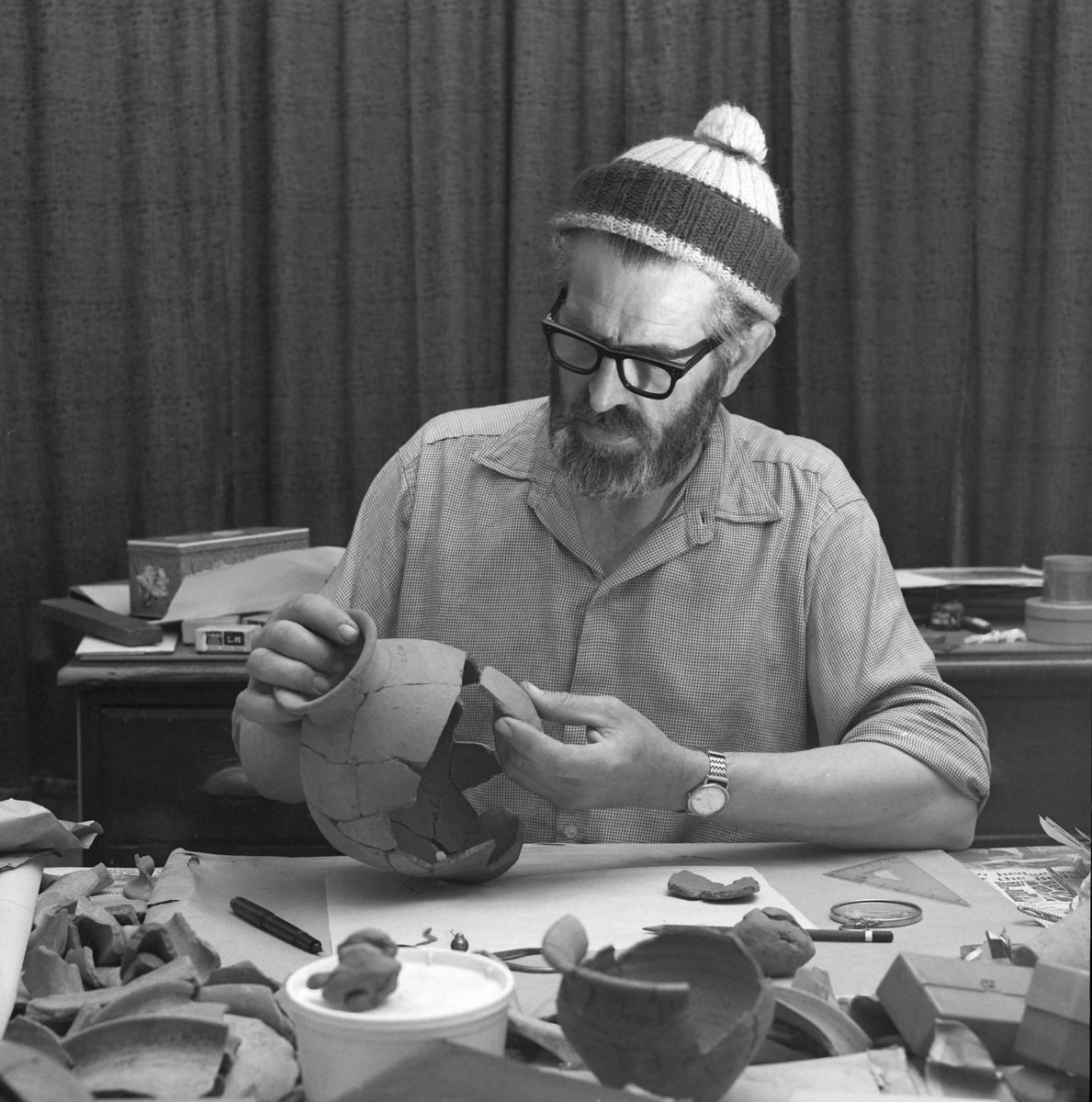Joining Romano-British potsherds   334